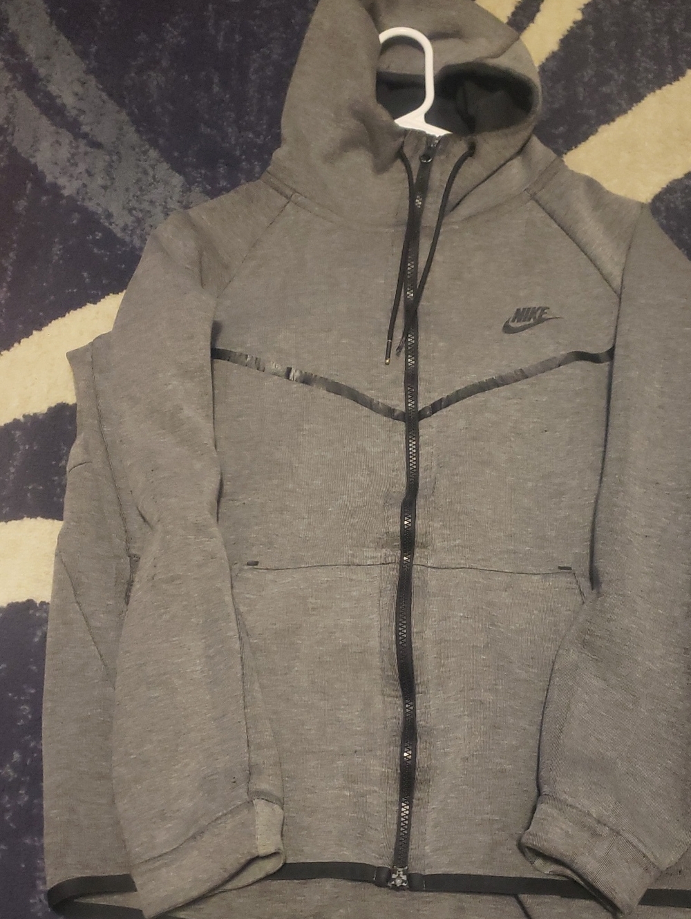 Nike Tech Men's Gray Hooded Full-Zip Windbreaker